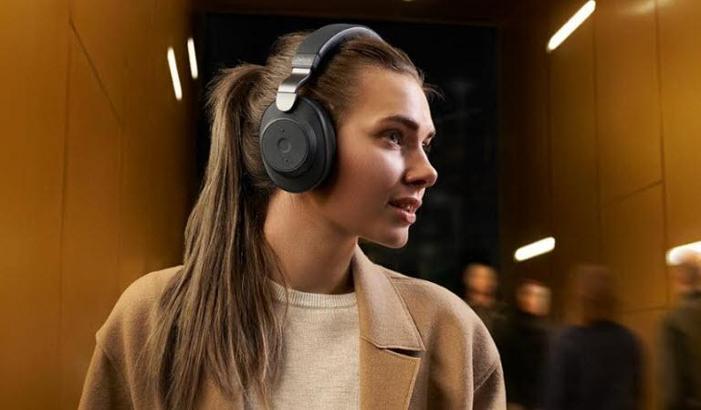 Suya ve toza dayanıklı kablosuz kulaklık