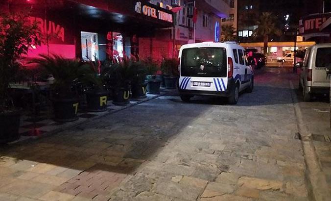 Otel odasında ölü bulundu