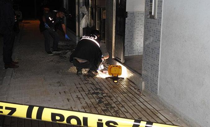 Çorum'da pastane ve binaya molotoflu saldırı