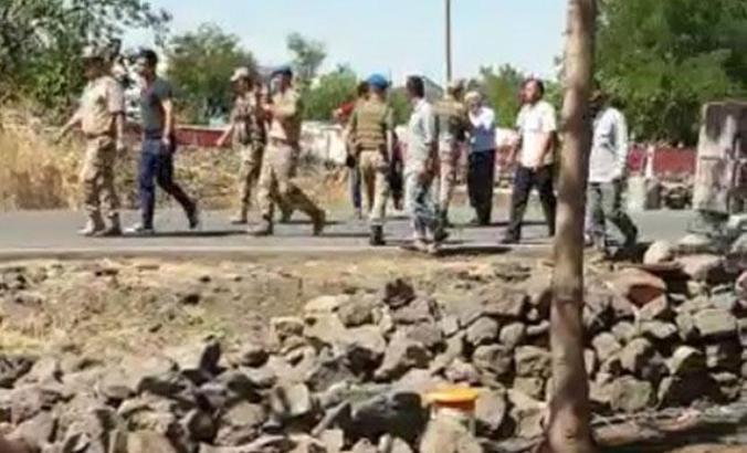 Kaçak elektrik denetiminde gerginlik; jandarma havaya ateş açtı