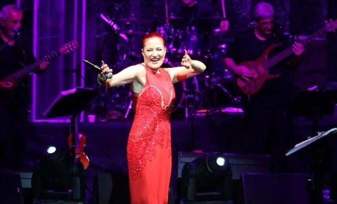Candan Erçetin'den Bodrum konseri