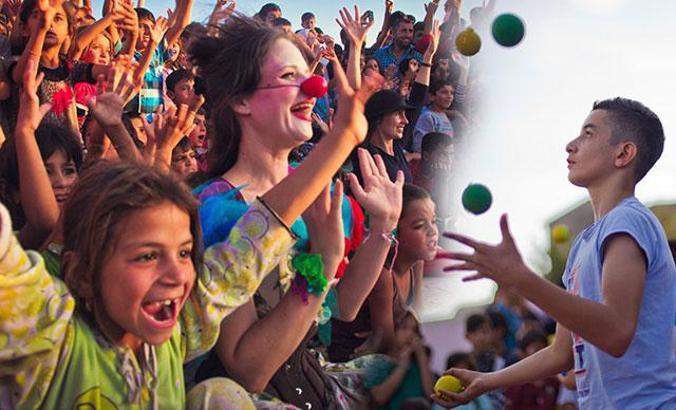 Sokakta uluslarası festivale hazırlandılar