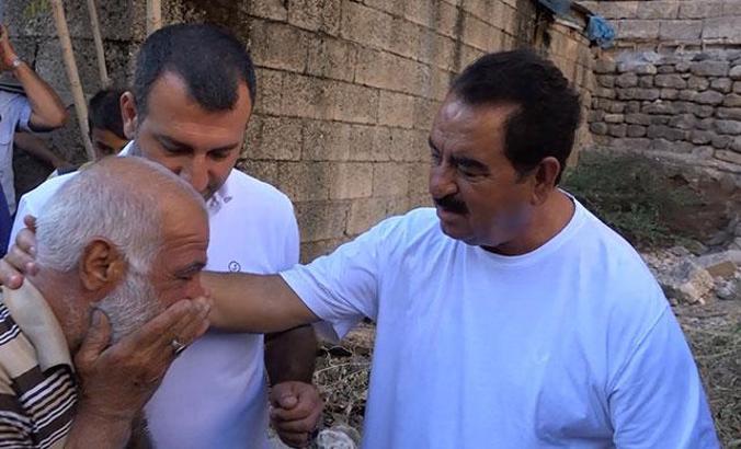 Doğduğu mağarayı ziyaret eden Tatlıses gözyaşlarını tutamadı