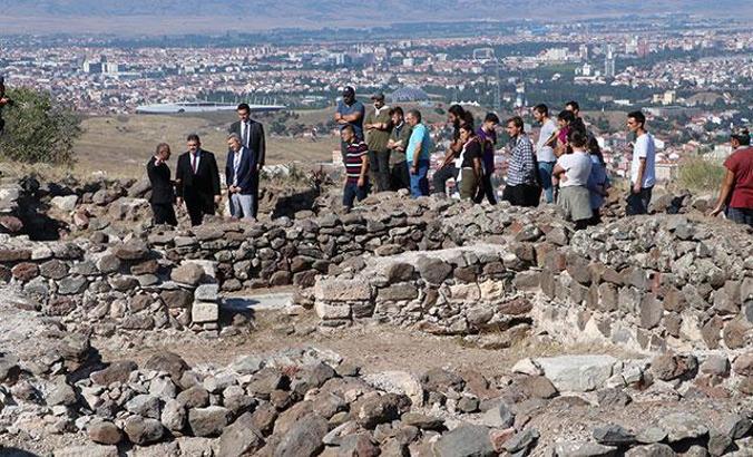 Osmanlı'nın ilk fethettiği Karacahisar Kalesi'nde kazılara başlandı