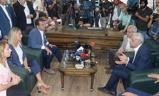 İmamoğlu, görevden alınan HDP'li Türk ve Mızraklı ile görüştü