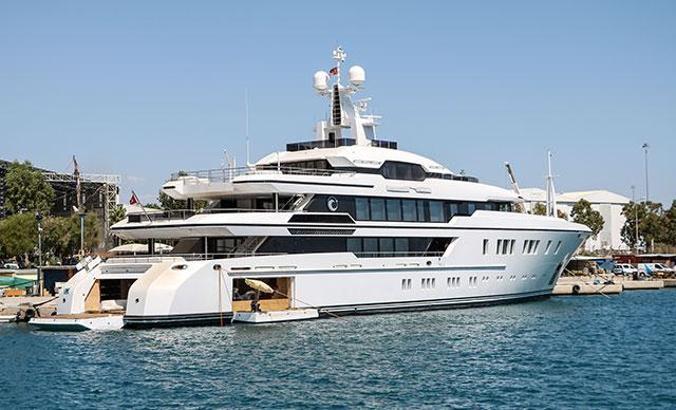 Dünya zenginlerine 90 metrelik ultra lüks yat