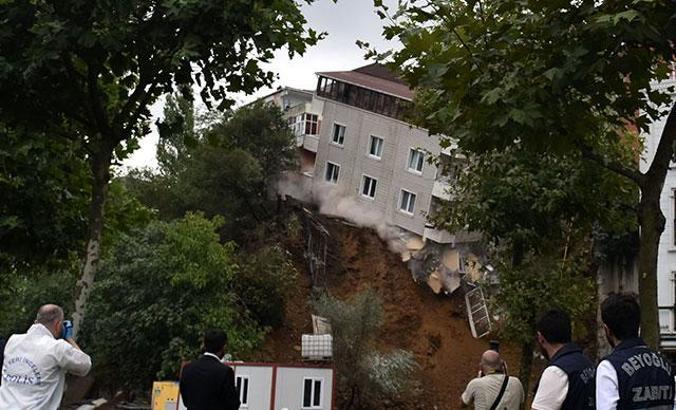 Binaları çöken ailelerden Arda Turan'ın kardeşine tazminat davası