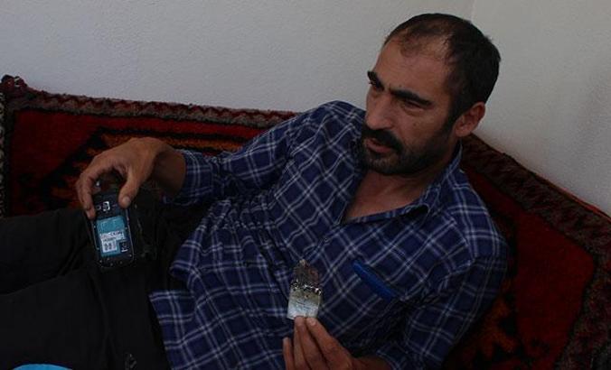 Cebinde patlayan telefon bacağını yaraladı