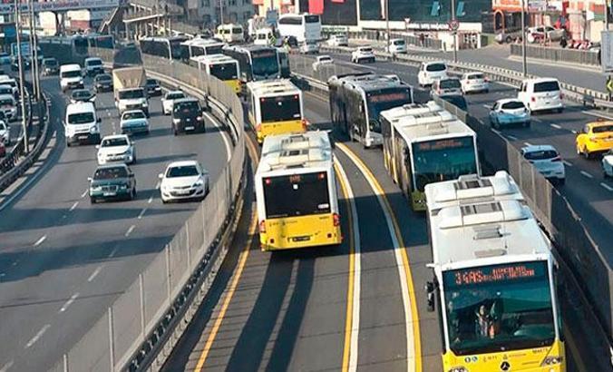 İBB’den üniversite sınavını kazanamayanlara 1 yıl daha indirimli ulaşım kartı