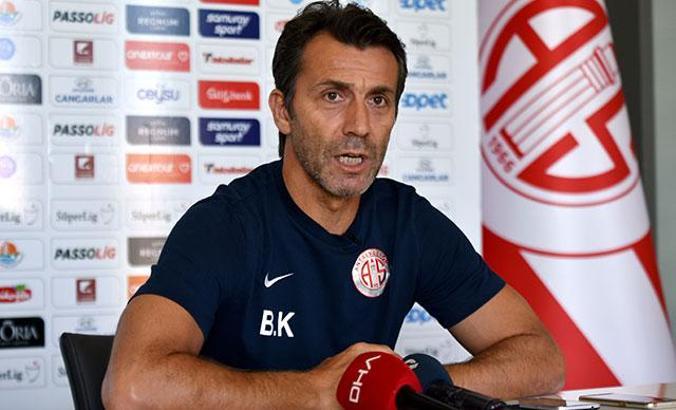 Bülent Korkmaz: Penaltı kararını VAR sistemi hakemi versin