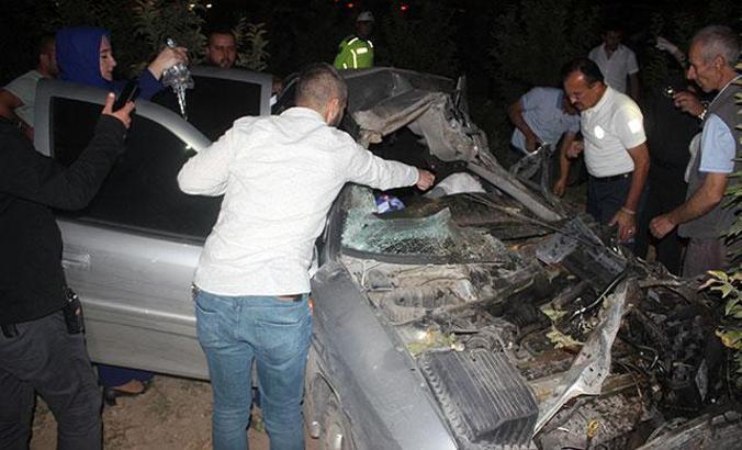 Otomobil, kamyonete çarptı: 4 yaralı