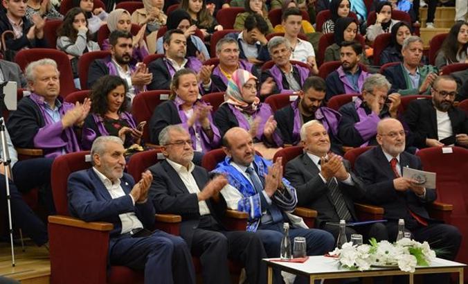 Yeni akademik yıl ‘entellektüel sorumluluk’ ile başladı