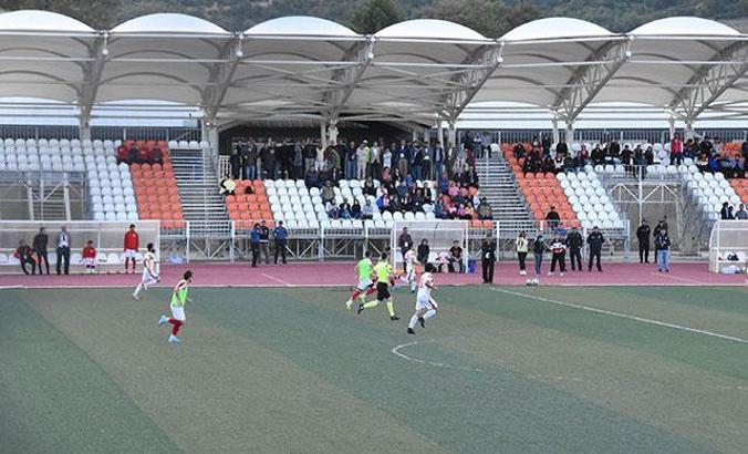 Bu maçı sadece evliler, kadın ve çocuklar izleyebildi