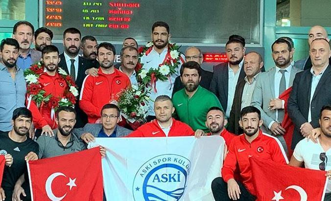 Taha Akgül: Ülkemizi şampiyonluğa alıştırdık, gümüş madalya buruk geliyor