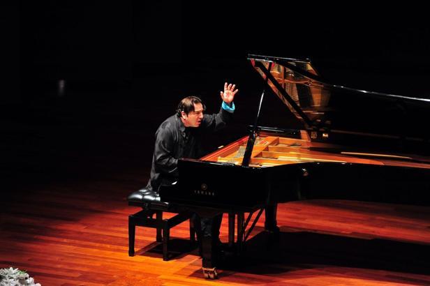 Ünlü piyanist Fazıl Say İKÜ’de sahne alıyor