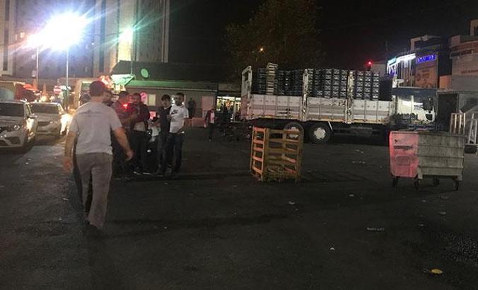 Meyve sebze halinde silah sesleri: 2 yaralı