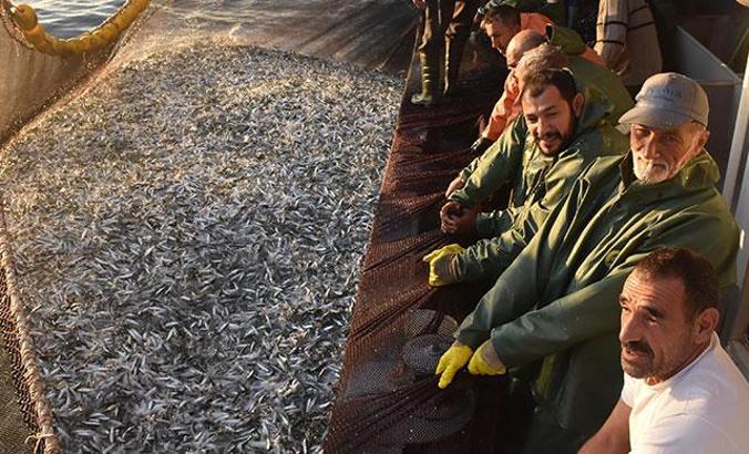 Egeli balıkçılar, ışıklı avlanmada kendilerinin örnek alınmasını istiyor