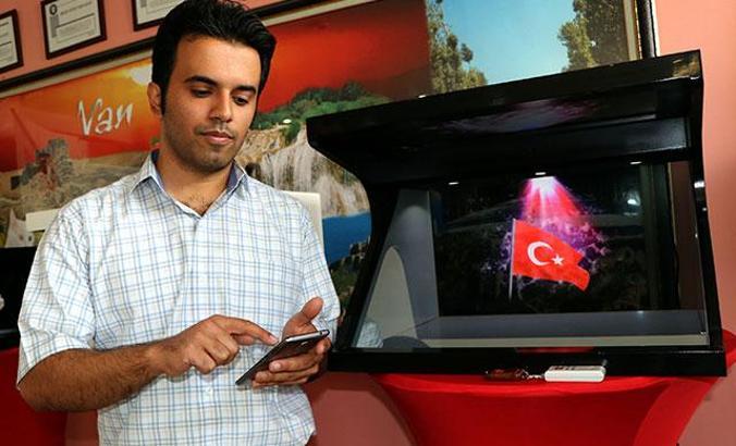 Van'da 3 boyutlu hologram cihazı üretti, ihraç etmek istiyor