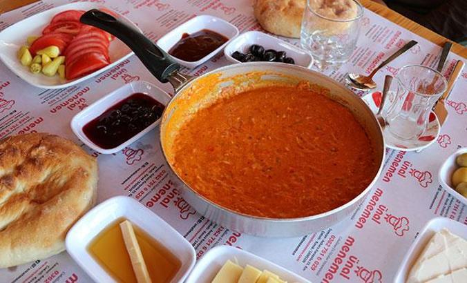 Çakallı menemeni iş kapısı oldu