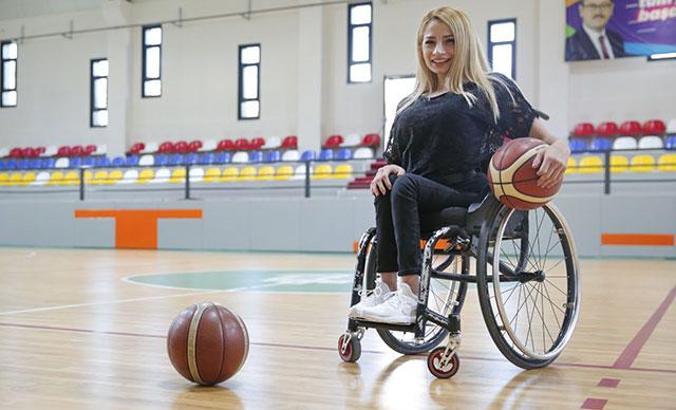 Milli basketbolcu Latife Selin Şahin İtalya’ya transfer oldu