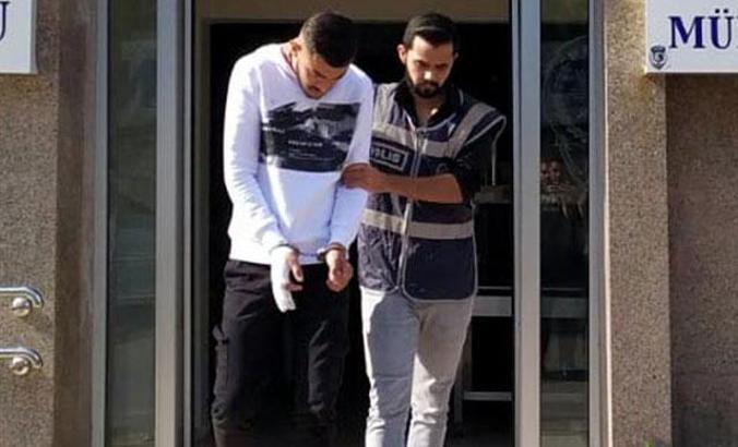 Üvey kardeşini bıçaklayarak öldüren zanlı adliyede