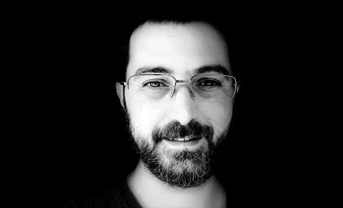 Kafeteryasının önündeki kavgayı ayırmak isterken canından oldu