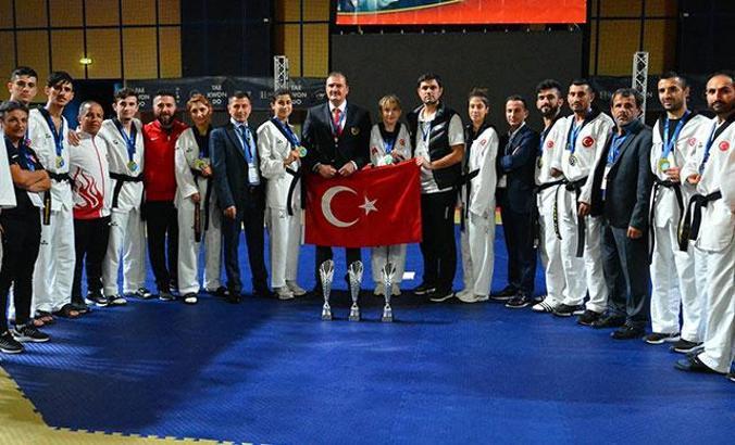 Para tekvandoda milli takımdan tarihi başarı
