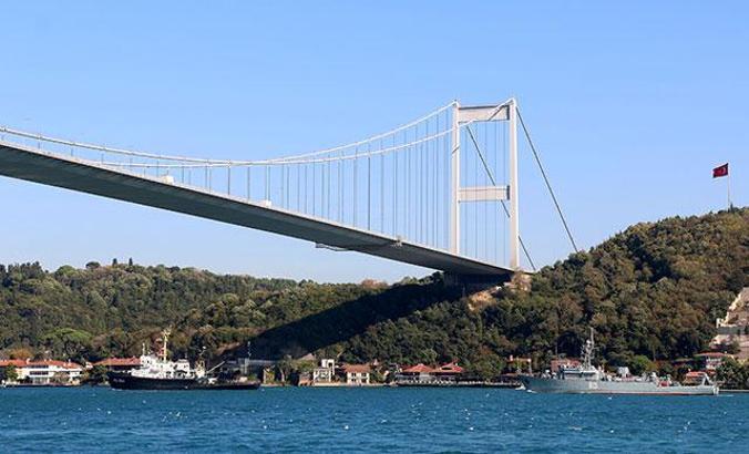 3 Rus askeri gemisi peşpeşe boğazdan geçti