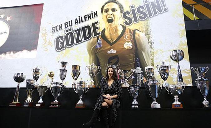 Gözde Kırdar'ın forması emekli edildi