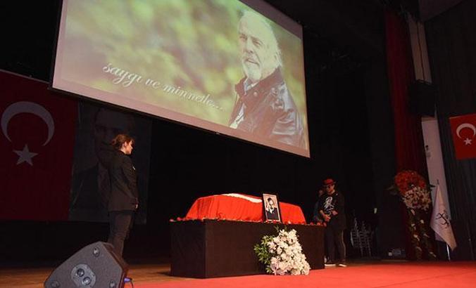 Usta tiyatrocu Özdemir Nutku için hüzünlü tören