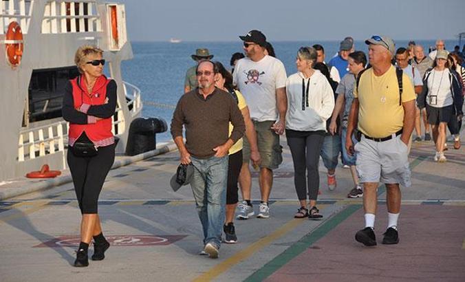 'Norwegian Jade', Kuşadası'na 2 bin 657 turist getirdi