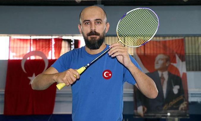 Engelli sporcu, Badminton Avrupa Şampiyonası'na hazırlanıyor