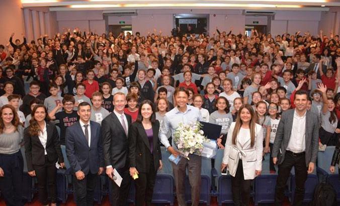 Everest'e tırmanan iş adamından öğrencilere tavsiye: İklim değişikliği ile mücadele edin