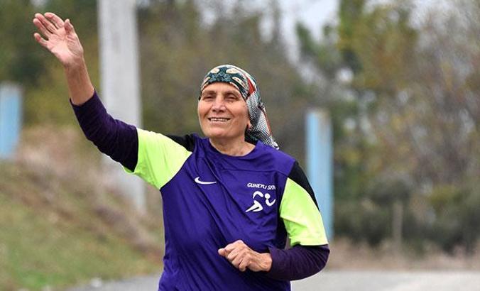 80 yaşında maratondan maratona koşuyor