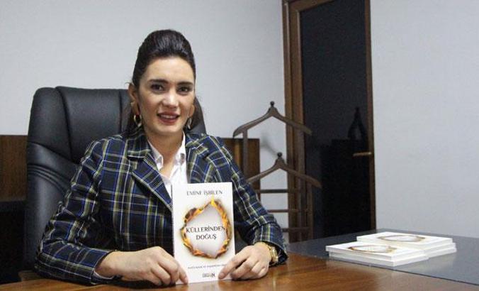 Üzerine 'kuma' getiren eşinden boşandı, kitap yazarak yaşadıklarını anlattı
