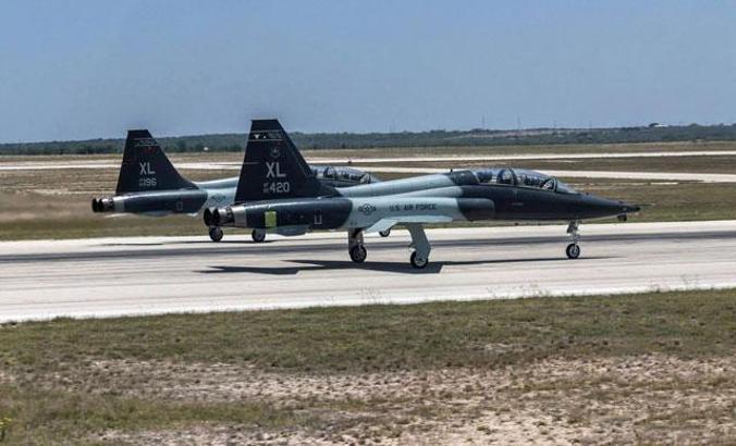 ABD savaş uçakları iniş sırasında çarpıştı: 2 ölü