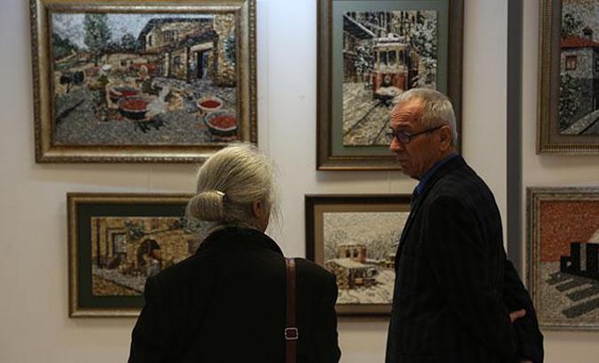 Çakıl taşları tablolara dönüştü