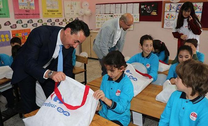 CarrefourSA ve TOG işbirliğinde Samsun’daki öğrencilere kırtasiye desteği