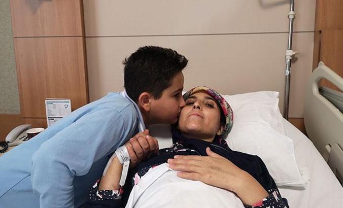 Oğlu için 7 saatlik ameliyatı göze aldı