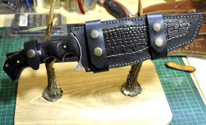 Sivaslı ustadan özel kuvvetlere deri kılıf