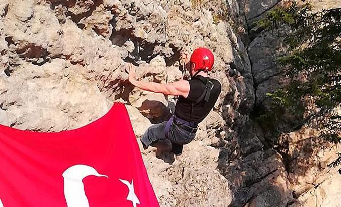 Engelli sporcu dağcılığa başladı, zirveye tırmandı