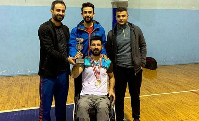 Öğrencileri sayesinde önce hayata tutundu şimdi de şampiyon oldu