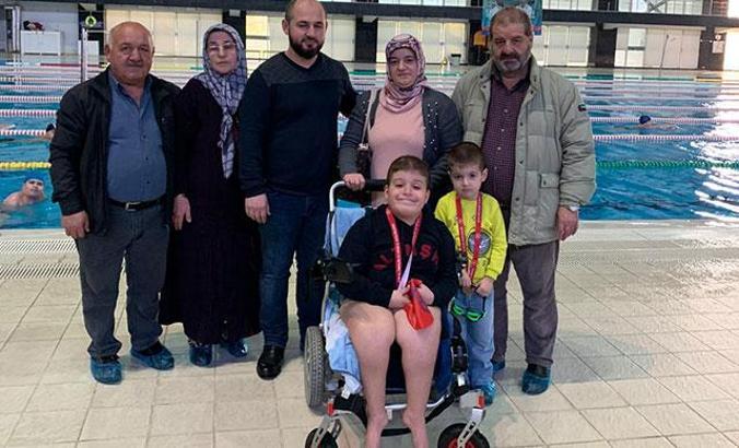 Engelli çocukların yüzme hayalini gerçekleştiren proje, ilk meyvesini verdi
