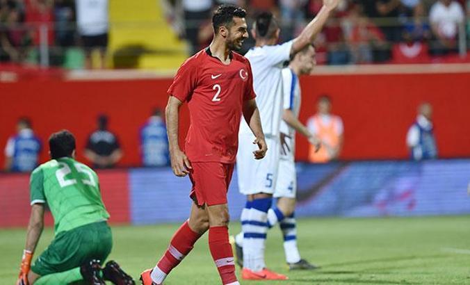 Zeki Çelik Tottenham yolunda