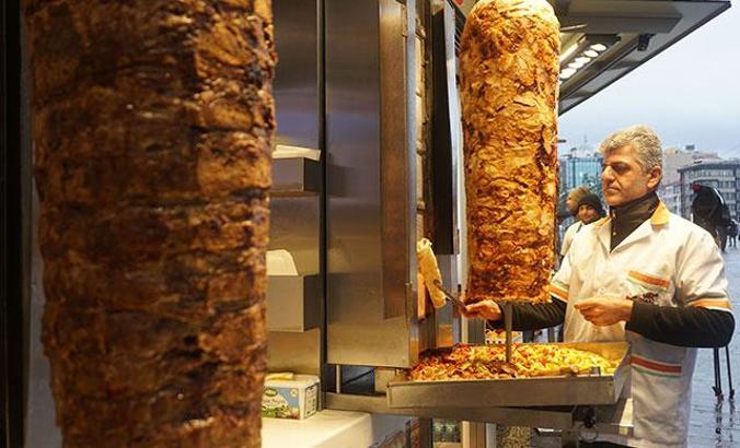 Döner tartışması sürüyor…Kalan dönerin kullanılması tehlike saçıyor
