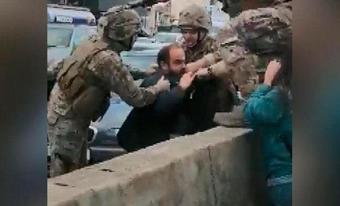 Lübnan’da eylemciler telekomünikasyon şirketini bastı