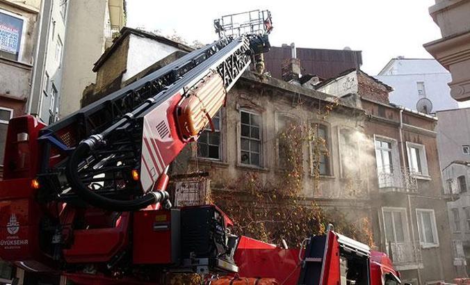 Beyoğlu'nda simit fırınında yangın