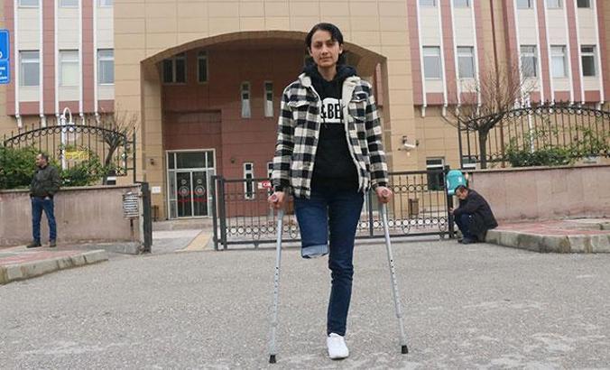 Sibel Köse'yi bacağından eden eşe, 2 suçtan 10 ay hapis