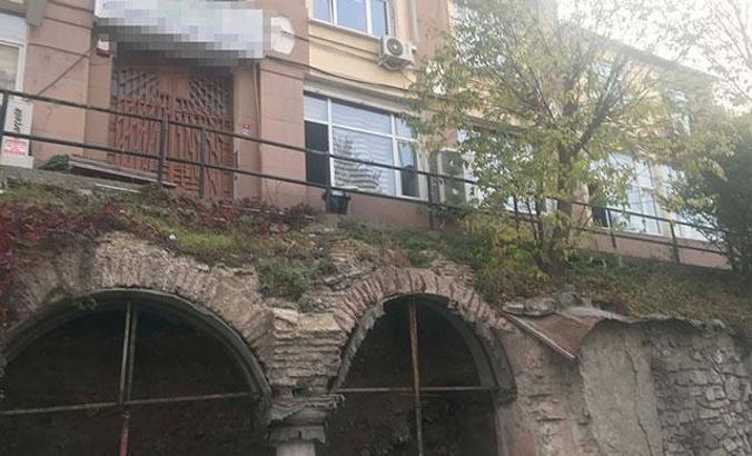 Beyazıt'ta 1600 yıllık sarnıca metal ayak desteği
