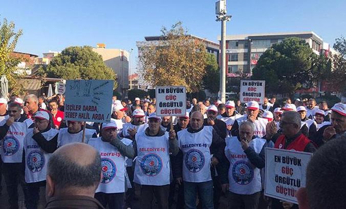Sendikalar, Gaziemir Belediyesi önünde eylem yaptı
